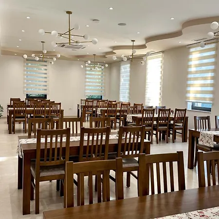 81 Hotel 4*